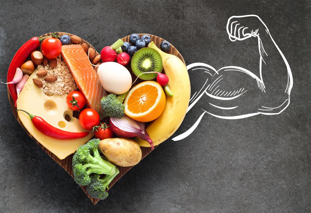 Herzteller mit Gemüse und Obst